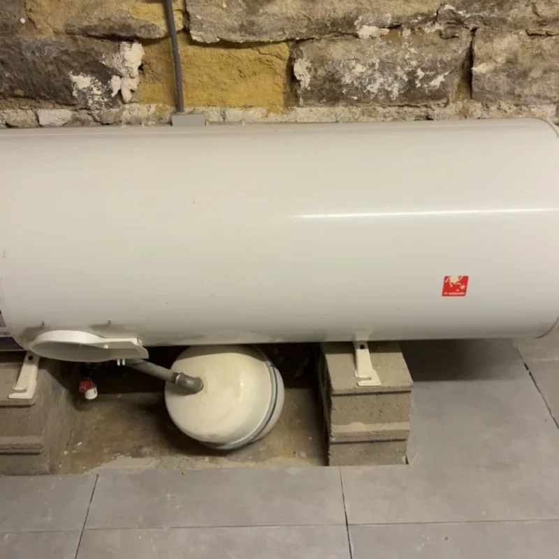 Pose d’un ballon SAUTER thermodynamique 200L a Mézières-sur-Seine 78970 - vue generale